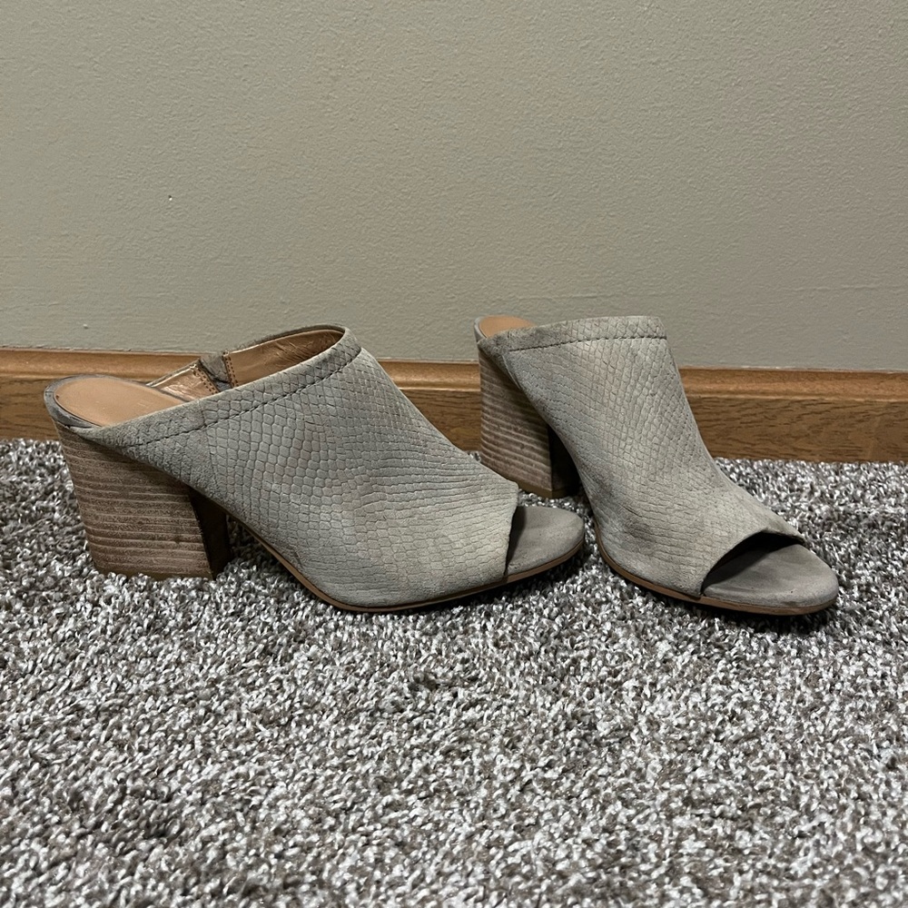 Franco Sarto Feline Suede Peep Toe Heeled Mules Size 9